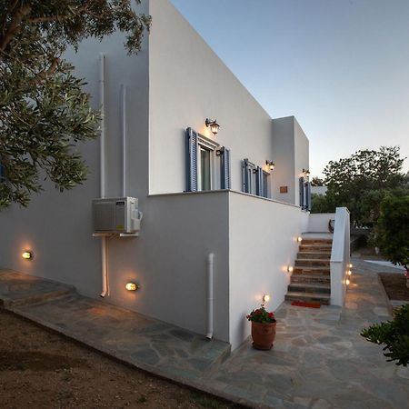 Ruby'S Summer House With Spacious Garden And Free Parking Gavrio Buitenkant foto