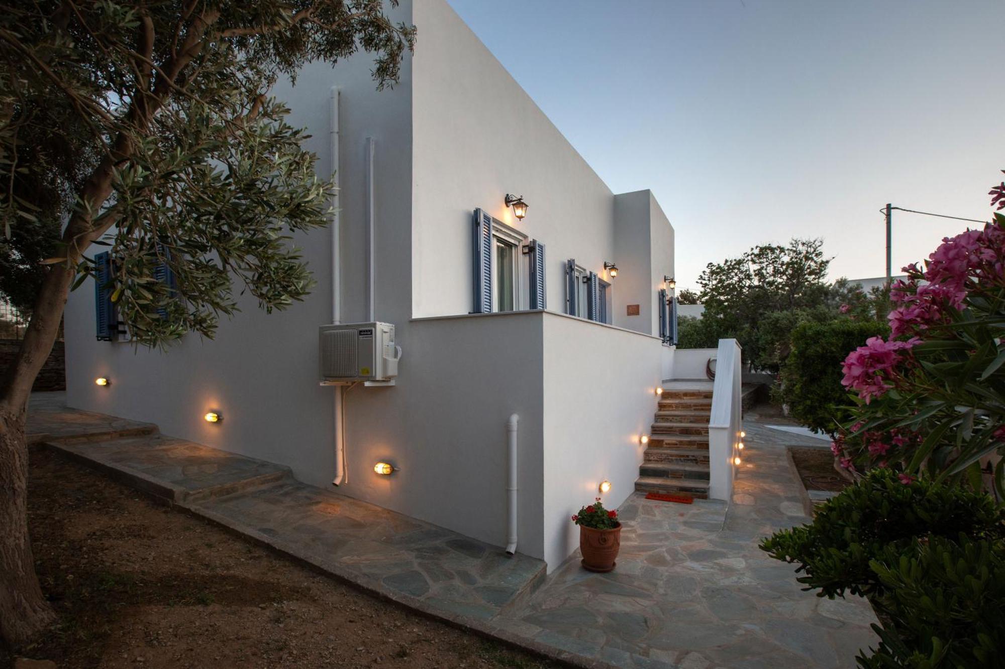 Ruby'S Summer House With Spacious Garden And Free Parking Gavrio Buitenkant foto