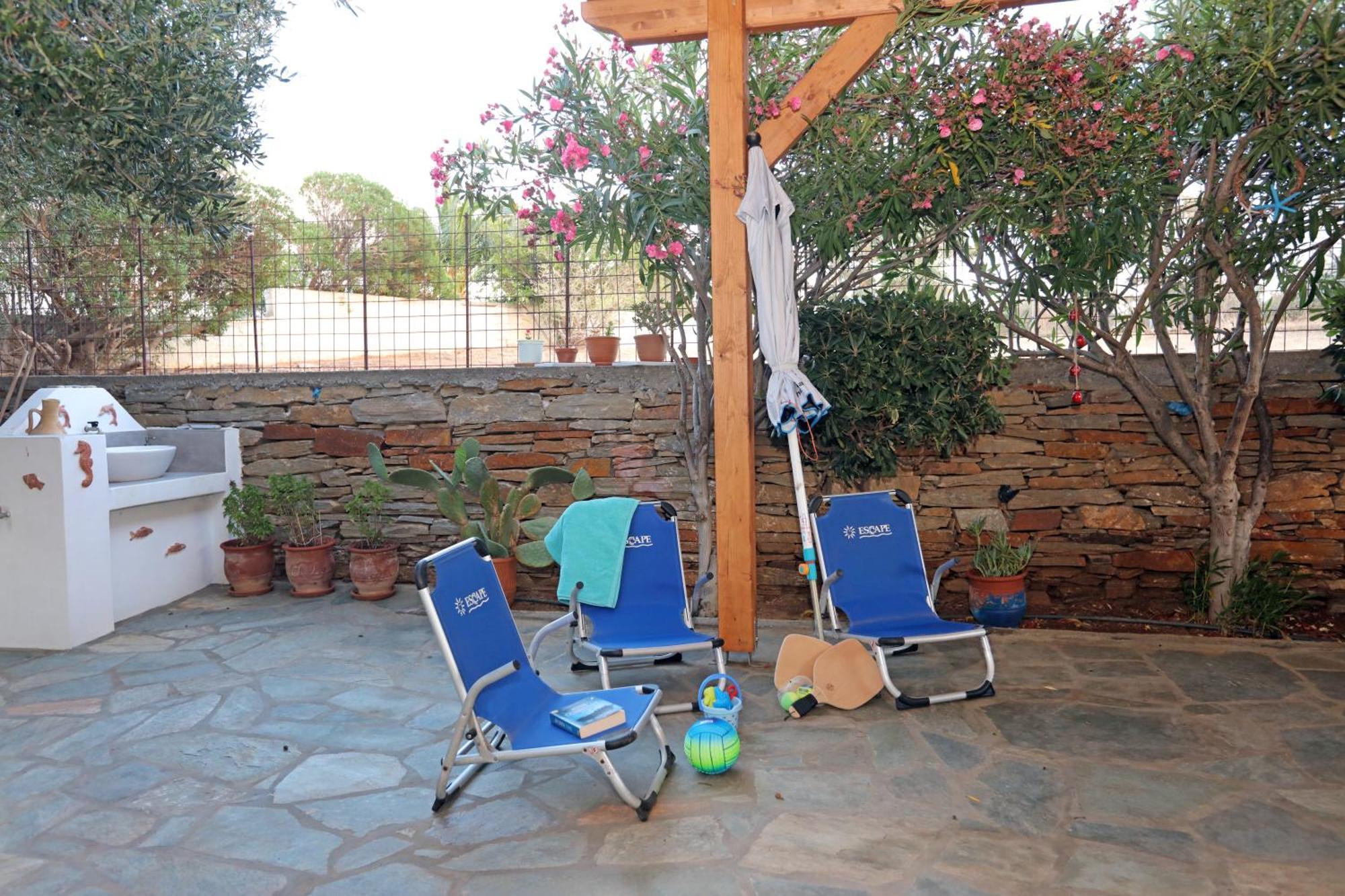 Ruby'S Summer House With Spacious Garden And Free Parking Gavrio Buitenkant foto